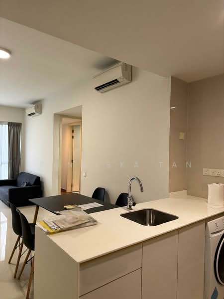 Bedok Residences, 24 Bedok North Drive, 2 Bedrooms, 883 sqft, Condominium For Rent, by Fransiska Tan, 20489051 - PropertyGuru.com.sg