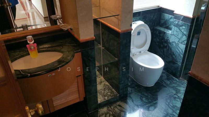 Melrose Park, 93 Kellock Road, Tanglin / Holland / Bukit Timah, 4 Bedrooms, 1,464 sqft, Condominium For Rent, by Joe Sim, 20503521 - Common Bath - PropertyGuru.com.sg