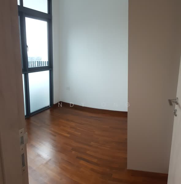 J Gateway, 6 Gateway Drive, 2 Bedrooms, 678 sqft, Condominium For Rent, by Andy Ong, 20504236 - Common Bedroom - PropertyGuru.com.sg
