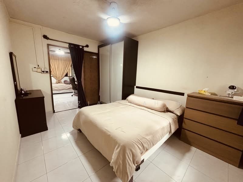 331 Woodlands Avenue 1, 331 Woodlands Avenue 1, 2 Bedrooms, 775 sqft, HDB Flat For Rent, by Raziah Wahab, 20508872 - Master Room - PropertyGuru.com.sg