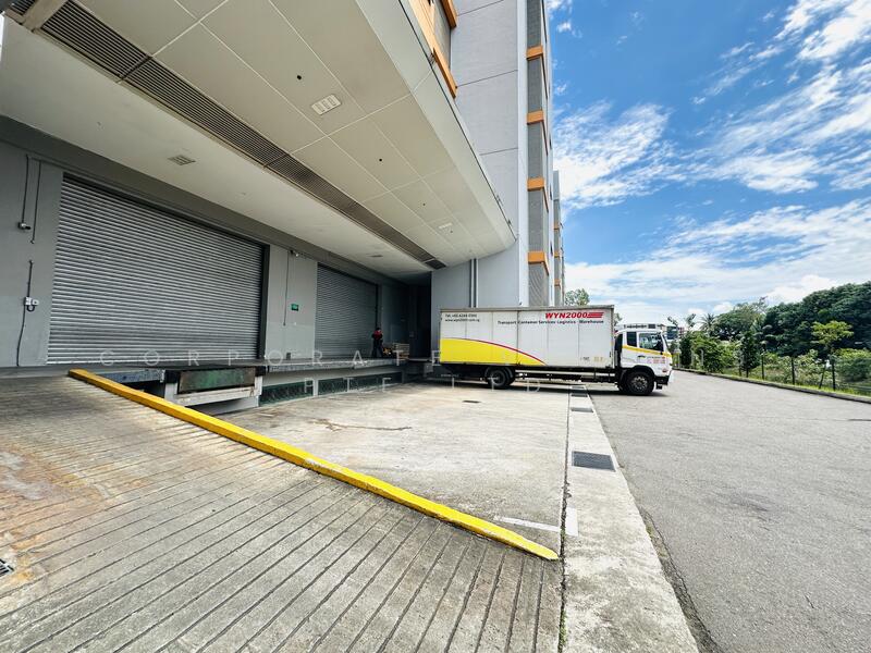 WEST COAST Workshop + Optional Ancillary Office. Ready with Aircon, Epoxy floor lightings, Size: 5000/11000 sqft Contact: 65-96881177, Buona Vista / West Coast / Clementi New Town, 13,000 sqft, Warehouse For Rent, by ADRIAN, 20510295 - CommercialGuru.com.sg