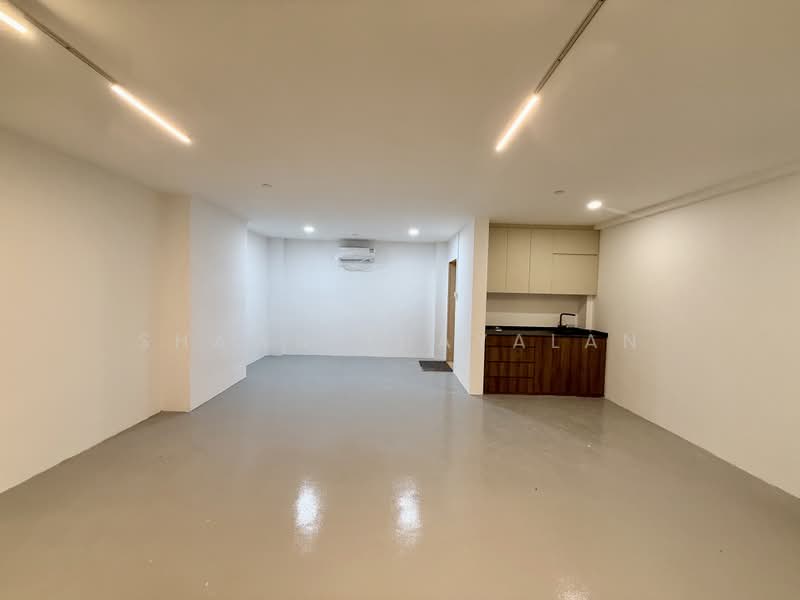 Oxley BizHub 2, 62 Ubi Road 1, 950 sqft, Light Industrial (B1) For Rent, by Shawn Thayalan, 20514453 - CommercialGuru.com.sg