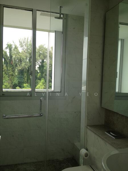 Common Bathroom 