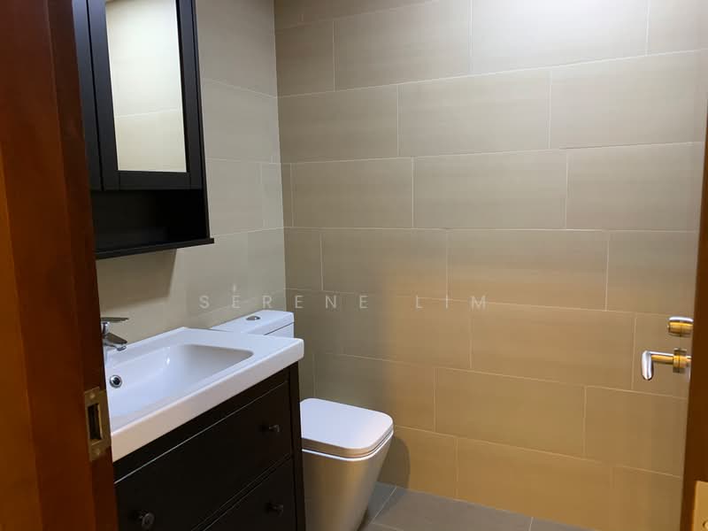 Robertson 100, 100 Robertson Quay, 2 Bedrooms, 872 sqft, Apartment For Rent, by Serene Lim, 20519680 - Common bathroom - PropertyGuru.com.sg