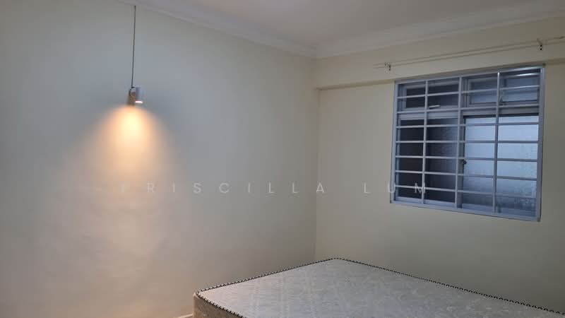 5 Lorong Lew Lian, 5 Lorong Lew Lian, 2 Bedrooms, 688 sqft, HDB Flat For Rent, by Priscilla Lum, 20520411 - PropertyGuru.com.sg