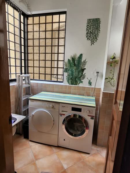 Spanish Village, 58 Farrer Road, 3 Bedrooms, 1,614 sqft, Condominium For Sale, by Tan Terence, 20532134 - PropertyGuru.com.sg