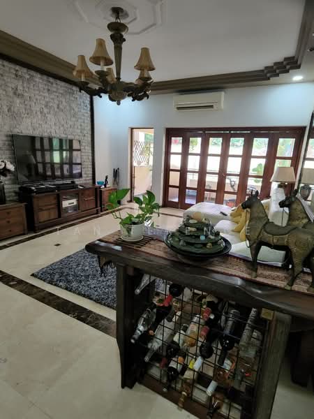 Spanish Village, 58 Farrer Road, 3 Bedrooms, 1,614 sqft, Condominium For Sale, by Tan Terence, 20532134 - PropertyGuru.com.sg