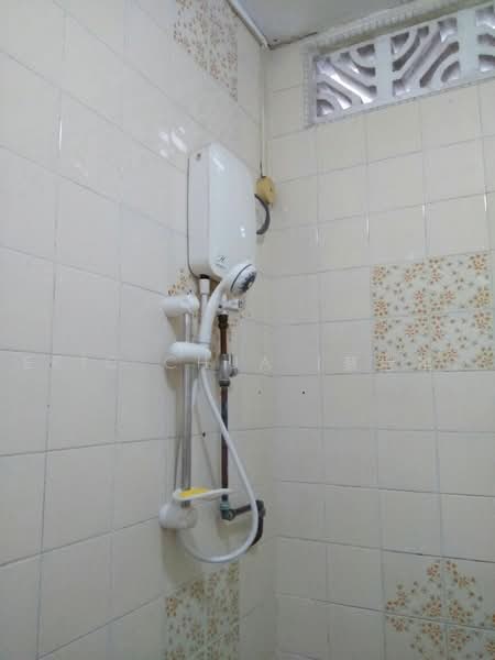 Sembawang Springs Estate, Jalan Shaer, 3 Bedrooms, 1,200 sqft, Semi-Detached House For Rent, by Eric Chua (蔡世雄), 20539327 - PropertyGuru.com.sg