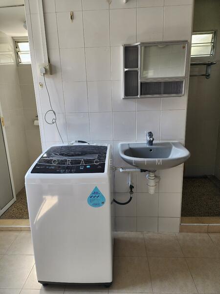 For Rent - 31 Holland Close