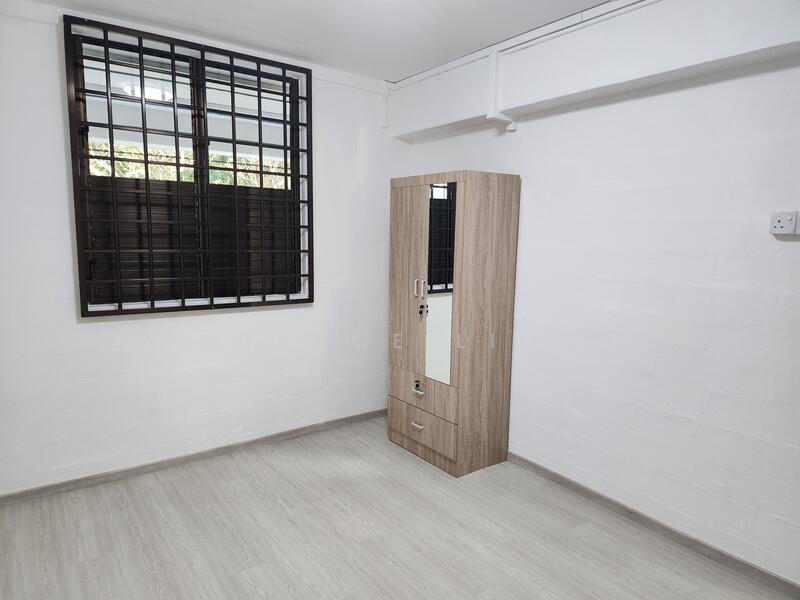 For Rent - 31 Holland Close