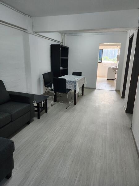 For Rent - 31 Holland Close