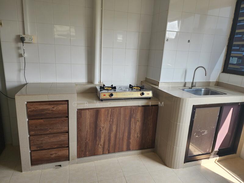 For Rent - 31 Holland Close