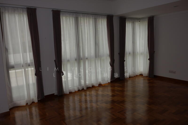 3 levels +terrace, Large renovated house, Square shaped land (RARE!), Cashew, 5 Bedrooms, 4,000 sqft, Corner Terrace For Sale, by Lim Yeong Siu Leroy 林詠修, 20548943 - Master bedroom - PropertyGuru.com.sg