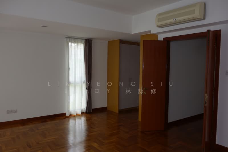 3 levels +terrace, Large renovated house, Square shaped land (RARE!), Cashew, 5 Bedrooms, 4,000 sqft, Corner Terrace For Sale, by Lim Yeong Siu Leroy 林詠修, 20548943 - Master bedroom - PropertyGuru.com.sg