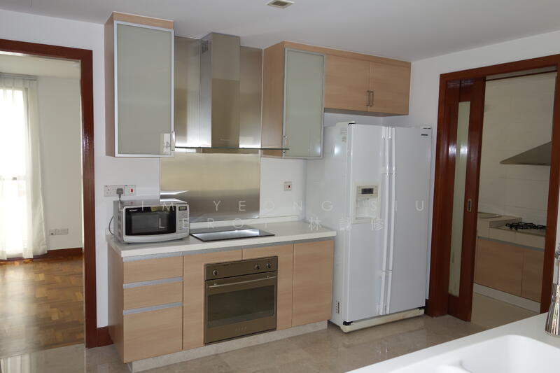 3 levels +terrace, Large renovated house, Square shaped land (RARE!), Cashew, 5 Bedrooms, 4,000 sqft, Corner Terrace For Sale, by Lim Yeong Siu Leroy 林詠修, 20548943 - Dry Kitchen - PropertyGuru.com.sg