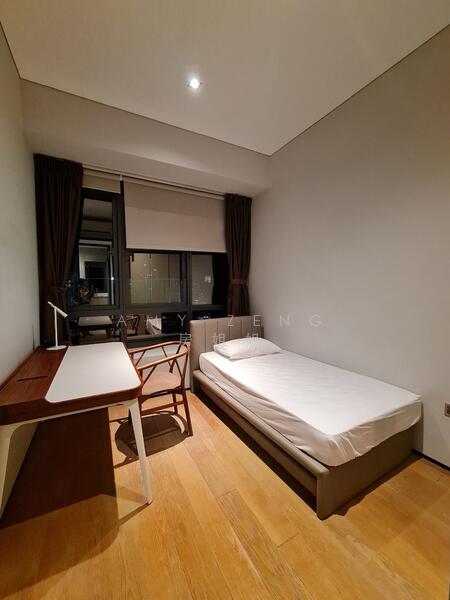 For Rent - OUE Twin Peaks