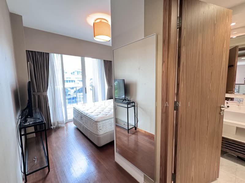 Suites at Orchard, 38 Handy Road, 3 Bedrooms, 1,550 sqft, Condominium For Rent, by Natalia Triani, 20549882 - Master Room upstairs (w/ balcony) - PropertyGuru.com.sg