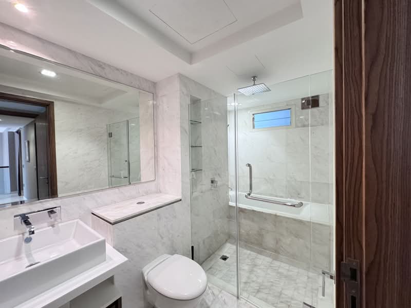 Suites at Orchard, 38 Handy Road, 3 Bedrooms, 1,550 sqft, Condominium For Rent, by Natalia Triani, 20549882 - Master Bathroom - upstairs - PropertyGuru.com.sg