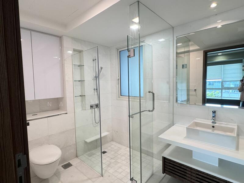 Suites at Orchard, 38 Handy Road, 3 Bedrooms, 1,550 sqft, Condominium For Rent, by Natalia Triani, 20549882 - Junior Ensuite Master Bathroom - PropertyGuru.com.sg