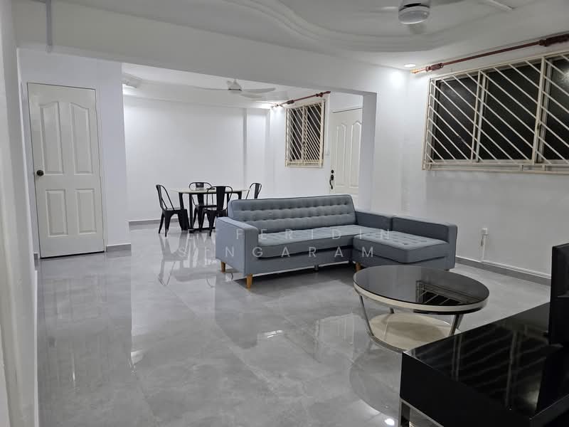 For Rent - 813 Jurong West Street 81