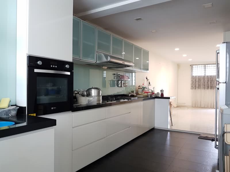 25 Toa Payoh East, 25 Toa Payoh East, 3 Bedrooms, 721 sqft, HDB Flat For Rent, by Priscilla Lum, 20577810 - Open concept kitchen - PropertyGuru.com.sg