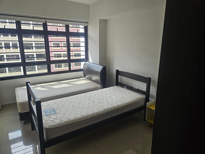 For Rent - 220C Bedok Central