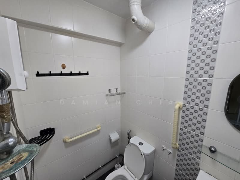 102 Serangoon North Avenue 1, 102 Serangoon North Avenue 1, 2 Bedrooms, 721 sqft, HDB Flat For Rent, by Damian Chia, 20579712 - PropertyGuru.com.sg