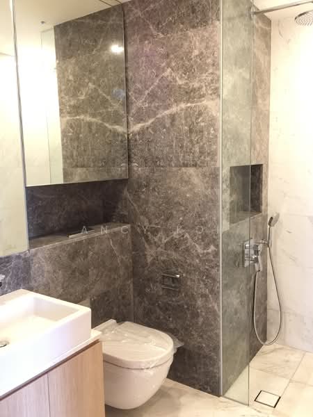 The Peak @ Cairnhill II, 61 Cairnhill Circle, 2 Bedrooms, 829 sqft, Apartment For Rent, by Ancy Koh, 20582668 - Master bath - PropertyGuru.com.sg