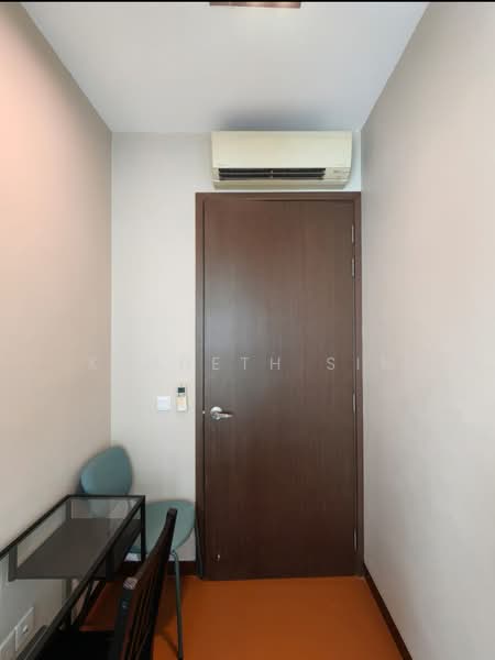 Novelis @ Novena, 75 Sinaran Drive, 1 Bedroom, 527 sqft, Condominium For Rent, by KENNETH SIM, 20585561 - Study room with aircon interior and Windows - PropertyGuru.com.sg