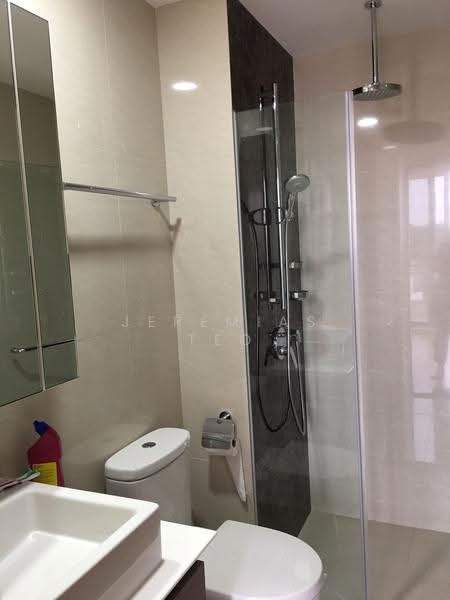 Kensington Square, 2 Jalan Lokam, Hougang / Punggol / Sengkang, 2 Bedrooms, 614 sqft, Apartment For Rent, by Jeremias Teo, 20586354 - Master bathroom - PropertyGuru.com.sg