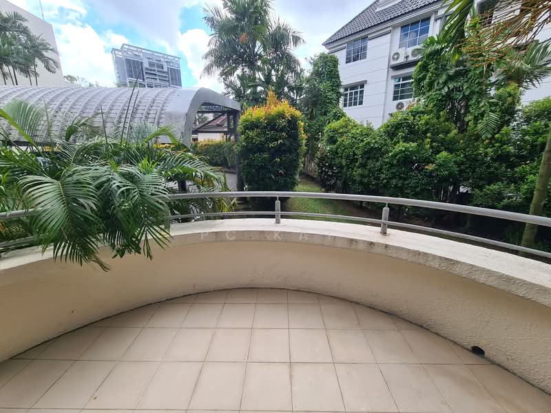 The Balmoral, 18 Balmoral Park, 4 Bedrooms, 3,310 sqft, Condominium For Rent, by PC Kat, 20588406 - Balcony on 2nd floor - PropertyGuru.com.sg