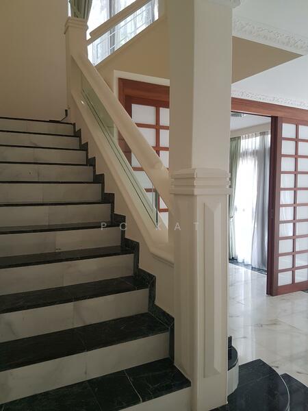 The Balmoral, 18 Balmoral Park, 4 Bedrooms, 3,310 sqft, Condominium For Rent, by PC Kat, 20588406 - Staircase next to guest room / study - PropertyGuru.com.sg
