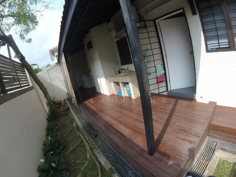 Dunearn Estate, , 7 Bedrooms, 4,000 sqft, Semi-Detached House For Rent, by Ee Laine Ng, 20595553 - Laundry (yard) - PropertyGuru.com.sg