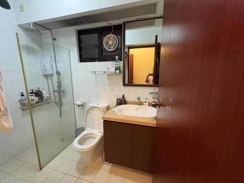 28D Dover Crescent, 28D Dover Crescent, Buona Vista / West Coast / Clementi New Town, 3 Bedrooms, 1,335 sqft, HDB Flat For Rent, by Richard Lee Cheng Guan, 20599188 - Bathroom - PropertyGuru.com.sg
