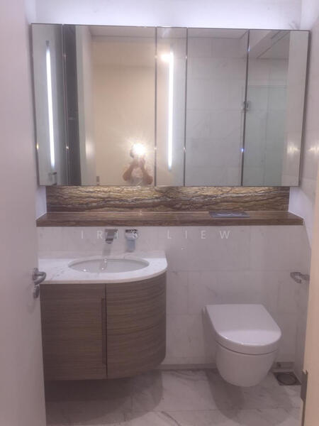 Common bathroom 
