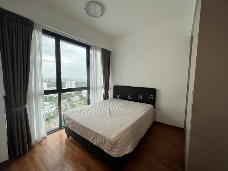 J Gateway, 2 Gateway Drive, 3 Bedrooms, 947 sqft, Condominium For Rent, by Ivan Kang, 20619875 - PropertyGuru.com.sg