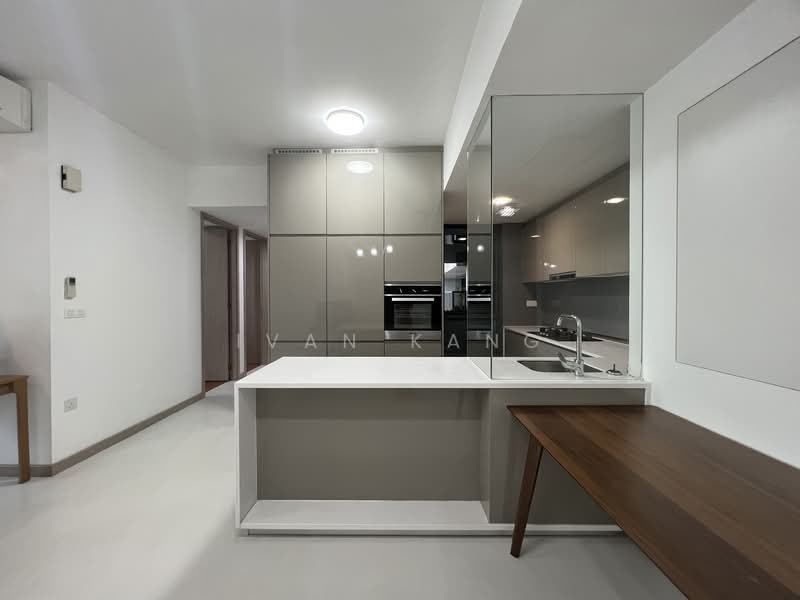 J Gateway, 2 Gateway Drive, 3 Bedrooms, 947 sqft, Condominium For Rent, by Ivan Kang, 20619875 - PropertyGuru.com.sg