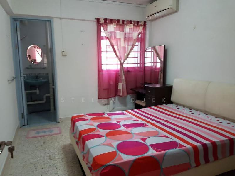 118 Ang Mo Kio Avenue 4, 118 Ang Mo Kio Avenue 4, Ang Mo Kio / Bishan / Thomson, 2 Bedrooms, 785 sqft, HDB Flat For Rent, by Stella Kuek, 20626773 - Master Bedroom View 1 - PropertyGuru.com.sg