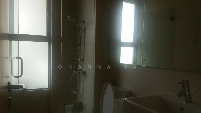 Common Bathroom (Standing Shower)