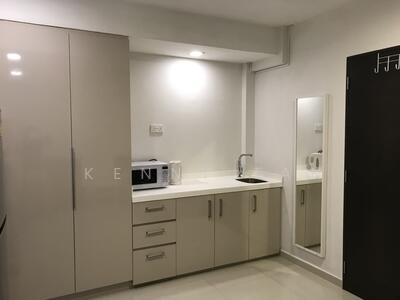 For Rent - Lakepoint Condo