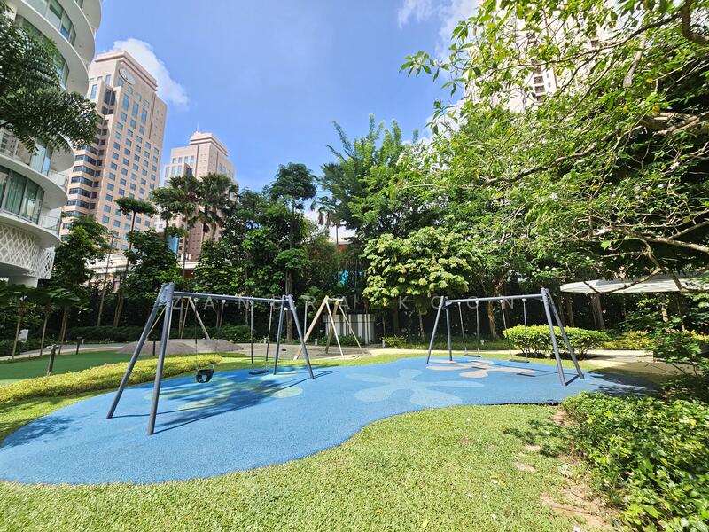 Expansive children playground