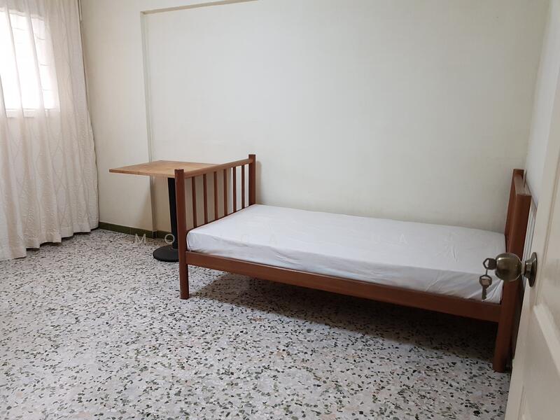 208 Bukit Batok Street 21, 208 Bukit Batok Street 21, 2 Bedrooms, 800 sqft, HDB Flat For Rent, by Monica Chua, 20634717 - PropertyGuru.com.sg