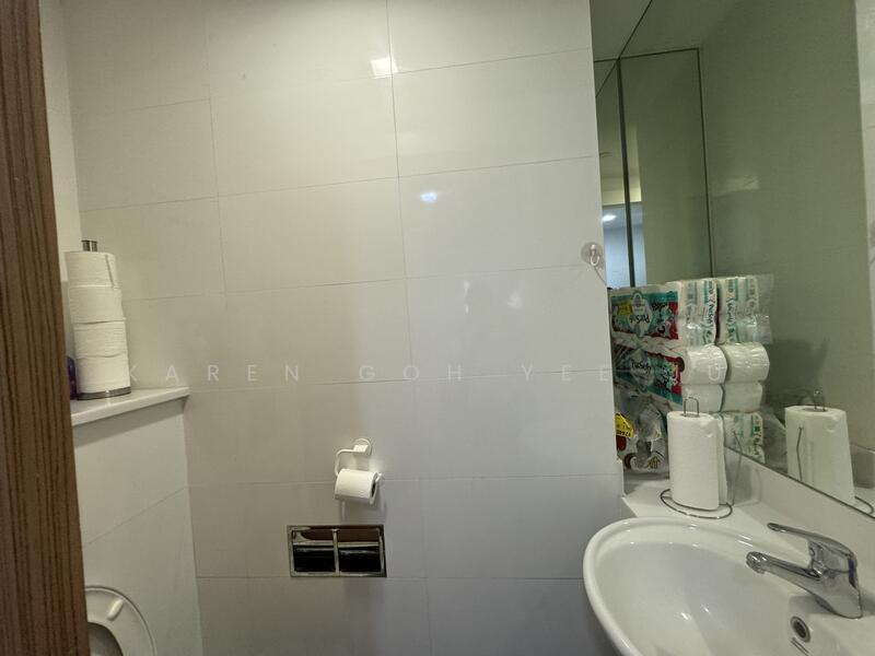 The Central, 6 Eu Tong Sen Street, 872 sqft, Office For Sale, by Karen Goh Yee Ju, 20635790 - CommercialGuru.com.sg