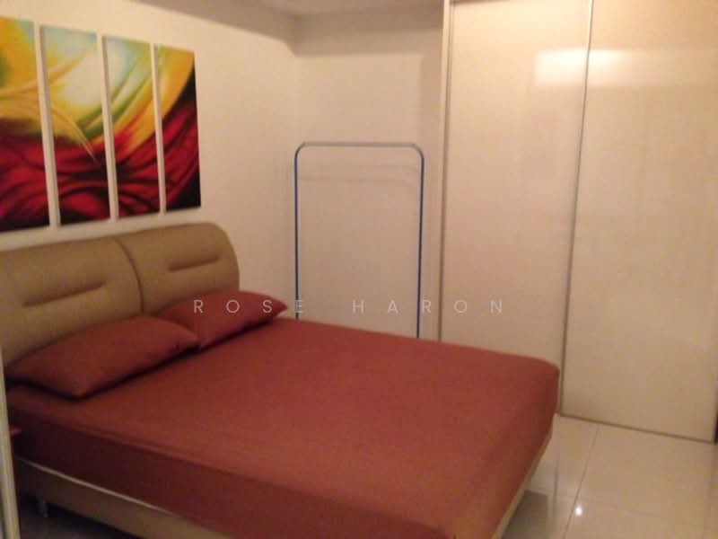 The Sail @ Marina Bay, 2 Marina Boulevard, 2 Bedrooms, 896 sqft, Apartment For Rent, by Rose Haron, 20641032 - 2nd bedroom with wardrobe - PropertyGuru.com.sg