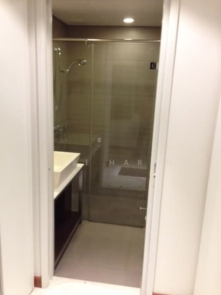 The Sail @ Marina Bay, 2 Marina Boulevard, 2 Bedrooms, 896 sqft, Apartment For Rent, by Rose Haron, 20641032 - Common bathroom - PropertyGuru.com.sg