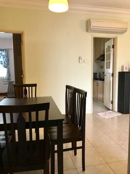 West Bay Condo, 52 West Coast Crescent, 2 Bedrooms, 937 sqft, Condominium For Rent, by Marie D Lam, 20646854 - Dining area to kitchen - PropertyGuru.com.sg