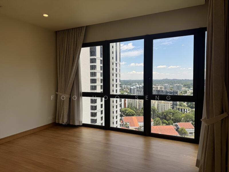 MASTER ROOM