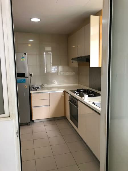 City Square Residences Condominium For Sale at S$ 2,700,000 | PropertyGuru Singapore - kitchen