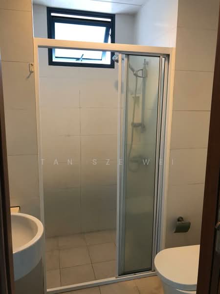 City Square Residences Condominium For Sale at S$ 2,700,000 | PropertyGuru Singapore - common bath