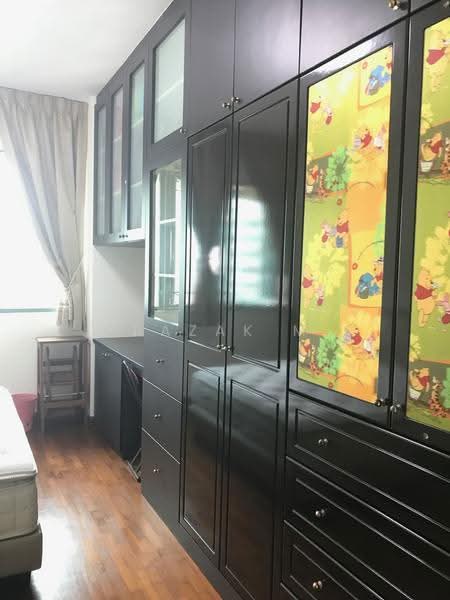 Palm Gardens, 2A Hong San Walk, Dairy Farm / Bukit Panjang / Choa Chu Kang, 2 Bedrooms, 980 sqft, Condominium For Rent, by Razak ., 20664096 - master room wardrobe - PropertyGuru.com.sg